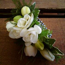 fwthumb24 wrist Corsage 25.00.jpg